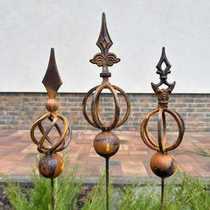 Estacas de Aluminio Hechas a Mano con Diseño Floral para Jardín, Creando Hermosas Exhibiciones Decorativas al Aire Libre para un Hogar Vibrante de Temporada - Product Image 6