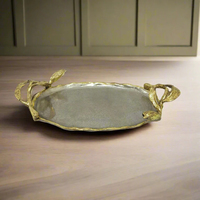 Plateau de service ovale en métal de luxe avec poignées en feuille d'or finition argentée plateau décoratif pour la décoration intérieure cadeau de table à manger