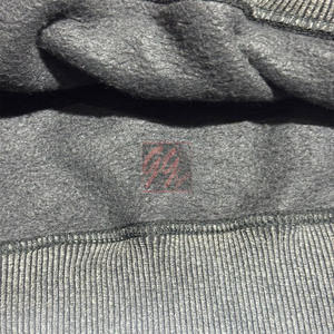 Sudadera con capucha de lavado ácido 400GSM para hombre con tachuelas bordadas desgastadas logotipo personalizado y sudaderas con capucha de lavado de piedra desteñido por el sol - Product Image 5