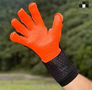 Gants de gardien de but en matériau respirant blanc sur mesure de haute qualité - Product Image 2