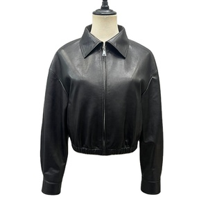 Chaqueta Corta de Motociclista para Mujer, Venta Caliente de Invierno, Chaqueta de Cuero de Oveja Genuino con Cierre y Solapa, al por Mayor OEM - Product Image 3