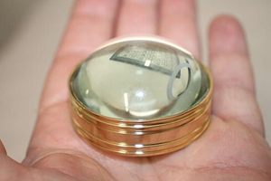 Vintage Antique Style Solid Brass Heavy Glass Magnifying Desk Lens Magnifier <b>Novelty</b> Home Decor <b>Gift</b> - Product Image 4