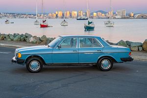 Gran Oferta: Mercedes-Benz 300D Turbo Diésel Usado de 1982 - Product Image 3