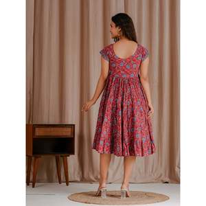 ชุดเดรสโบโฮทรงเอ็มไพร์พิมพ์ลายบล็อกด้วยมือจากผ้าฝ้ายมัลมัลสีแดง สวมใส่สบายๆ สำหรับงานปาร์ตี้หรือคลับ ไซส์ XS/One Size ดีไซน์ระบายอากาศได้ดี - Product Image 6