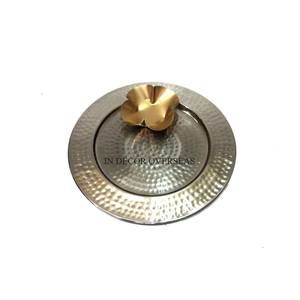 Plato para servir chocolates y dulces de aspecto elegante hecho de metal de alta calidad de forma redonda de la India a un precio impresionante - Product Image 3