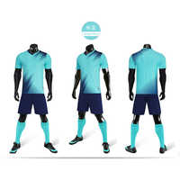 Ensemble complet d'uniformes de football personnalisés pour hommes 2025 – Maillots réversibles à col en V, manches courtes, respirants et à séchage rapide, pour toutes les saisons