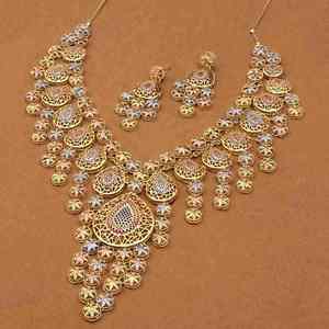 Ensemble de colliers à chaîne en boîte plaqués or à 3 tons en gros avec boucles d'oreilles, matériau en laiton, bijoux de mariage - Product Image 1