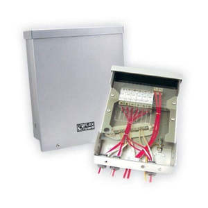 Boîtier de Combinaison Solaire OutBack FWPV-12 pour 12 Disjoncteurs 150VDC - Product Image 2