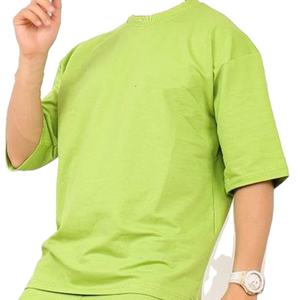 ราคาขายส่ง ชุดฤดูร้อนผู้ชาย ชุดฤดูร้อนคุณภาพดีที่สุด MOQ ต่ำ ชุดเสื้อยืดและกางเกงขาสั้นสองชิ้น - Product Image 3