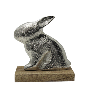 Lapin décoratif en aluminium et bois de table avec base sculpture moderne de couleur naturelle et argentée pour la décoration de la maison - Product Image 1