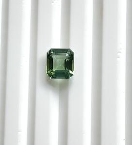 Piedra de corte Octágono facetada de turmalina verde de 1,70 quilates, calidad superior para fabricación de joyas finas, piedras preciosas naturales - Product Image 1