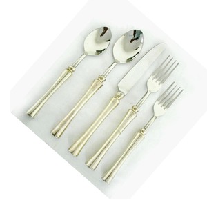 Cubiertos de metal simple al por mayor Juego de cubiertos europeos chapados en oro de acero inoxidable para compradores globales - Product Image 4