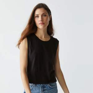 Top corto de manga corta para mujer a la moda: tela suave y acogedora, perfecta para capas y días más frescos - Product Image 2