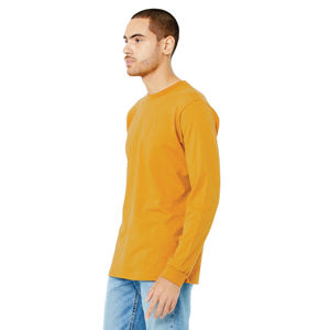 Comodidad dorada: Camiseta de cuello redondo de manga larga de algodón peinado 100% Airlume-Tono mostaza, estilo atemporal - Product Image 2