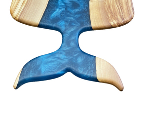 Planche à découper et à servir en bois d'olivier artisanal de luxe avec découpe et finition grainée pour le poisson - Product Image 2