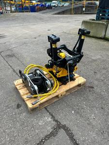 Envío Gratuito, EC 209, Tiltrotator de Doble Enganche, Tiltrotator de Alto Torque con Sistema de Control DC2, Enganche Rápido para Excavadora de 7-12 Toneladas - Product Image 2