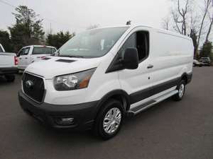 Nueva Camioneta Transit 2024 con Interior Oscuro Manual, Cámara Trasera y Baca Metálica en Venta - Product Image 2