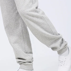 OEM/ODM Pantalons pour hommes hip-hop de haute qualité, coupe ample, streetwear 100% coton Pantalons de survêtement délavés avec logo imprimé personnalisé pour hommes - Product Image 3