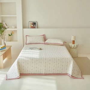 Ensemble de couvre-lit et de couvre-lit brodé doux et confortable pour lit king-size pour toutes les saisons, couvre-lit et couvre-lit respirant - Product Image 1