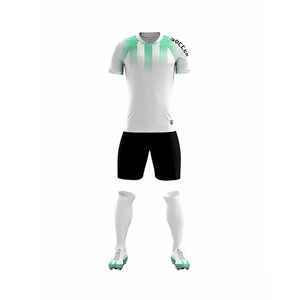 Camiseta de fútbol personalizada OEM de alta calidad Diseños versátiles Uniforme de equipo duradero para un rendimiento óptimo - Product Image 6