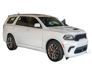 SUV Usado de Alto Rendimiento 2023, Tamaño Grande, Motor V8 de 6.4L, Automático, Asientos de Cuero, Techo Panorámico, Configuración Deportiva, Tracción en las Cuatro Ruedas, Características Premium - Product Image 1