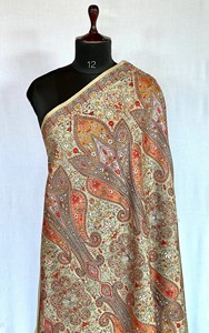 Châle Kashmiri fabriqué à la main avec Sozni Work Fine Wool Ethnic Touch pour les mariages et le style de la saison d'hiver - Product Image 4