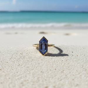 Bague solitaire en moissanite de forme hexagonale en saphir bleu personnalisé, or massif 14 carats, cadeau de mariage romantique pour femmes - Product Image 2