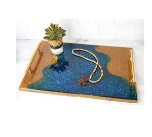 Bandeja de servicio de resina rectangular moderna con mango de Metal dorado hecho a mano para decoración del hogar y regalos al por mayor - Product Image 1