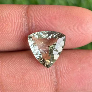 Directement de l'Inde Fabricant Améthyste verte naturelle Concav Cut Trillion de pierres précieuses en vrac polies pour la fabrication de bijoux - Product Image 2