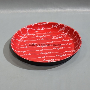 Encantadora bandeja roja para servir en Navidad con letras onduladas de forma redonda y borde negro sofisticado para un aspecto elegante de vacaciones - Product Image 3