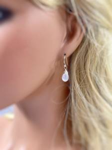 Pendientes de Plata de Ley 925 con Baño de Oro Rosa de 14k, Hechos a Mano con Piedra Lunar Arcoíris Natural, Elegantes Pendientes Colgantes de Piedras Preciosas para Boda - Product Image 3