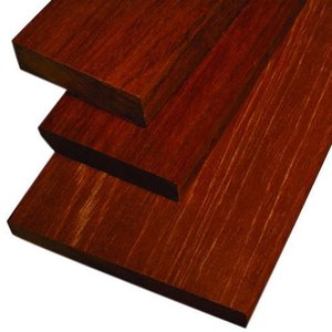 Madera Aserrada de Meranti Rojo Oscuro para Construcción, Diseño Moderno para Exteriores - Product Image 1
