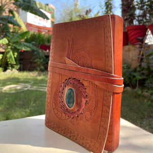 Diario de Cuero Genuino con Diseño de Dragón Tallado a Mano y Detalles de Piedras Preciosas, Cuaderno de Bocetos Vintage Recargable, Cuaderno de Viaje Personalizado - Product Image 3
