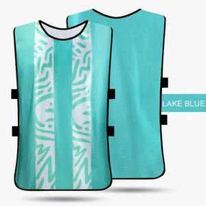 Bavoirs d'entraînement personnalisés en gros Gilet d'entraînement de football Gilets de football Maillot d'entraînement d'équipe personnalisé - Product Image 6