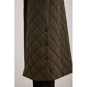 เสื้อโค้ทยาวมีฮู้ดบุนวมสำหรับฤดูหนาว สีกากี พร้อมใยโพลีเอสเตอร์ - Product Image 4