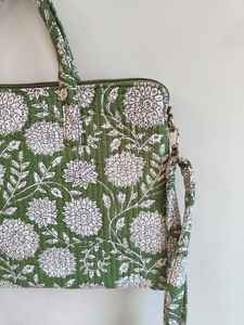 Sac pour ordinateur portable matelassé floral vintage de haute qualité fait à la main avec fermeture éclair et poignée pour les voyages - Product Image 5