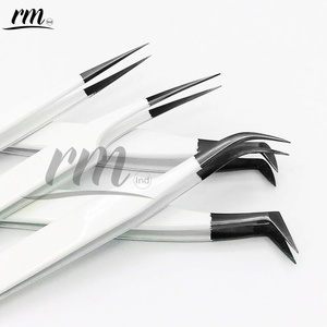 RMI Color blanco con recubrimiento en polvo y Punta de Color Plasma negro Producto de alta calidad Pinzas de extensión de pestañas Agarre de diamante - Product Image 2