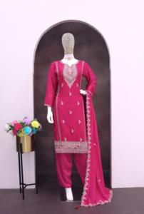 Traje Salwar de diseñador listo para usar, hecho de tela Chinon pesada con codificación de secuencia bordada, Zarkhan Work Perfect Party Wear - Product Image 5