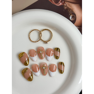 Uñas Postizas Golden Silk Wave con Diseño Elegante y Lujoso que Agrega Glamour a tus Dedos - Product Image 4