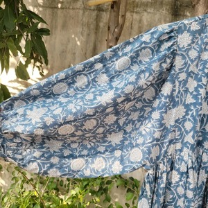 Fabricant de robes en coton floral faites à la main, robe midi à imprimé à la main, robe d'été bohème en coton, cadeau pour les filles et les femmes - Product Image 3