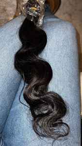 CHEVEUX CRUS ONDULÉS NON TRAITÉS AU TEMPLE INDIEN 100% CHEVEUX NATURELS À DONATEUR UNIQUE DES TEMPLES DU SUD DE L'INDE - Product Image 2