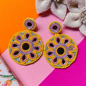 Boucles d'oreilles brodées de fleurs faites à la main, tendance et élégantes, nouveau design de luxe en provenance d'Inde - Product Image 6