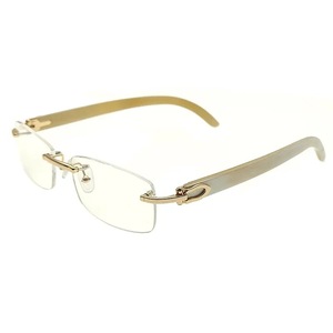 Gafas de Sol de cuerno de búfalo naturales hechas a mano, gafas modernas y elegantes ecológicas con protección UV para hombres y mujeres - Product Image 1