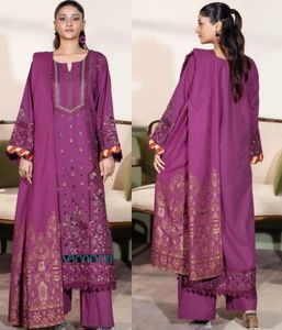 Bộ đồ thêu cao cấp SSumaira Collection JOHRA gồm 3 món với khăn choàng Jacquard Banarsi và quần nhuộm màu. - Product Image 1