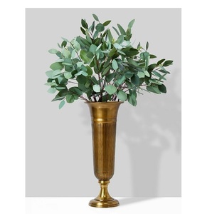Vase à fleurs en métal en aluminium fait à la main de haute qualité couleur dorée personnalisée pour décor de mariage moderne pour Pot de fleur - Product Image 1