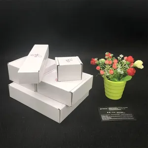 Wholesale Luxury Folding box Cardboard Magnetic White Gift Packaging Paper Box with Custom Logo