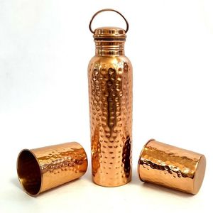 Botella de agua de cobre de 500ml sin BPA hecha a mano con detalles y diseño ligero para una hidratación libre de toxinas para uso en viajes - Product Image 1