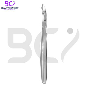 Pince à cuticules professionnelle en acier inoxydable à lame courbée avec poignée antidérapante – Outil de manucure et pédicure de précision durable – Le meilleur pour les ongles - Product Image 4