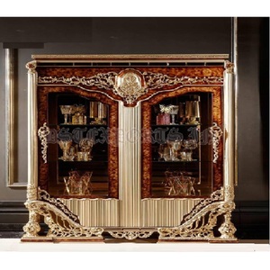 Gabinete de exhibición altamente elaborado de diseño clásico Curio de estilo francés para comedor Cabaña clásica Curio tallado de gama alta - Product Image 1