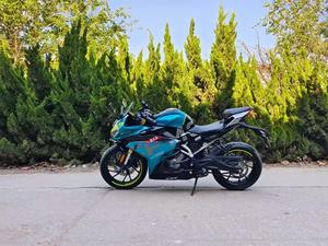 Motocicletas Deportivas de Carreras de Gasolina de 250 cc con Motor sin Escobillas, Velocidad Máxima de 80 km/h para Alto Rendimiento - Product Image 6